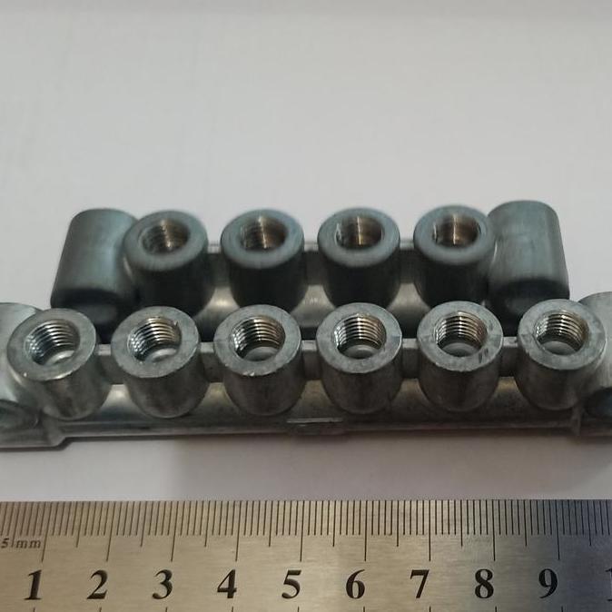 Nepel Cabang / Manifold Oli 6 Lubang