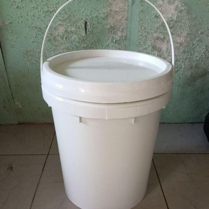 Ember Ukuran 20Kg Kondisi Baru Warna Putih