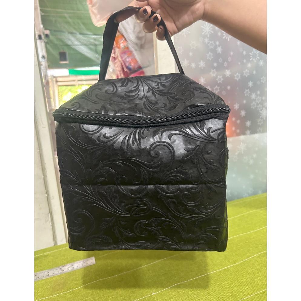 Tas Hajatan Kubus Embos 22x22x20 Mewah Spunbond