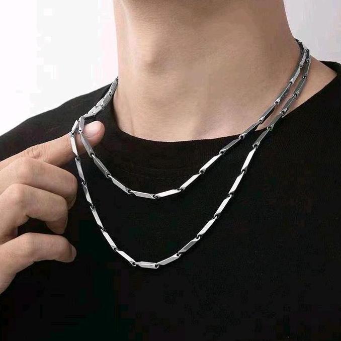 kalung titanium pria motif padi Emas Elegan Kulit Putih