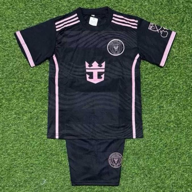 Boy- Setelan Baju Bola Anak Real Madrid Terbaru 25 Dengan Desain Emirates Fly Better