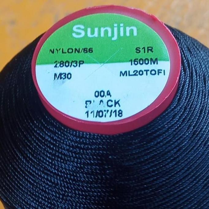 Sora- Benang Jahit Nylon Sunjin M40 M30 Hitam Dan Putih