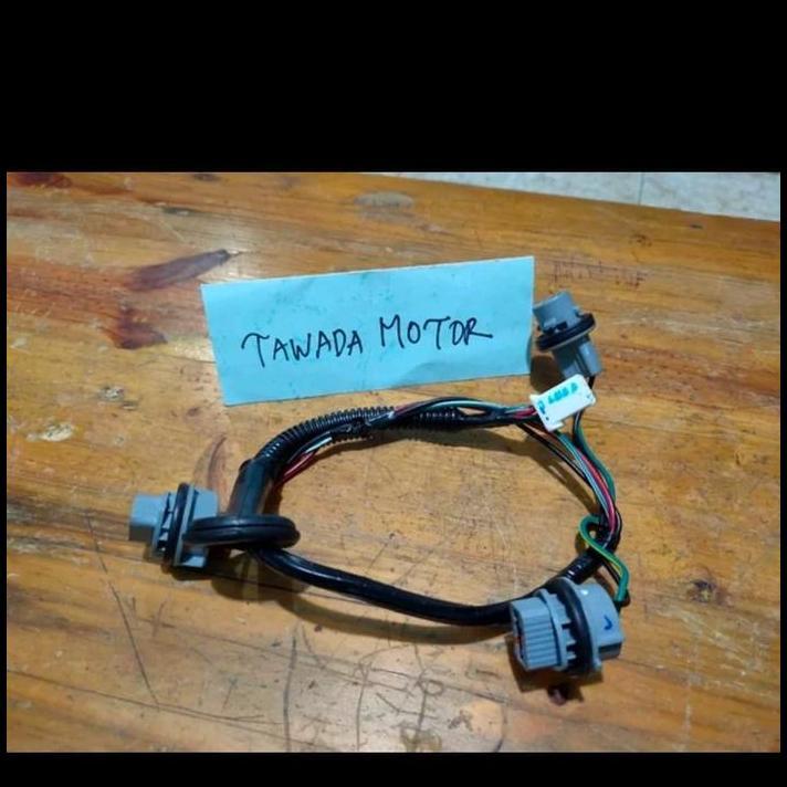 DISKON SOKET FITTING LAMPU STOP ASSY HONDA MOBILIO 