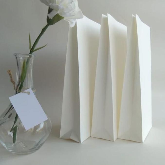 BASIC PAPERBAG PREMIUM WHITE: MEDIUM (M) WHITE SAMSON 140gr