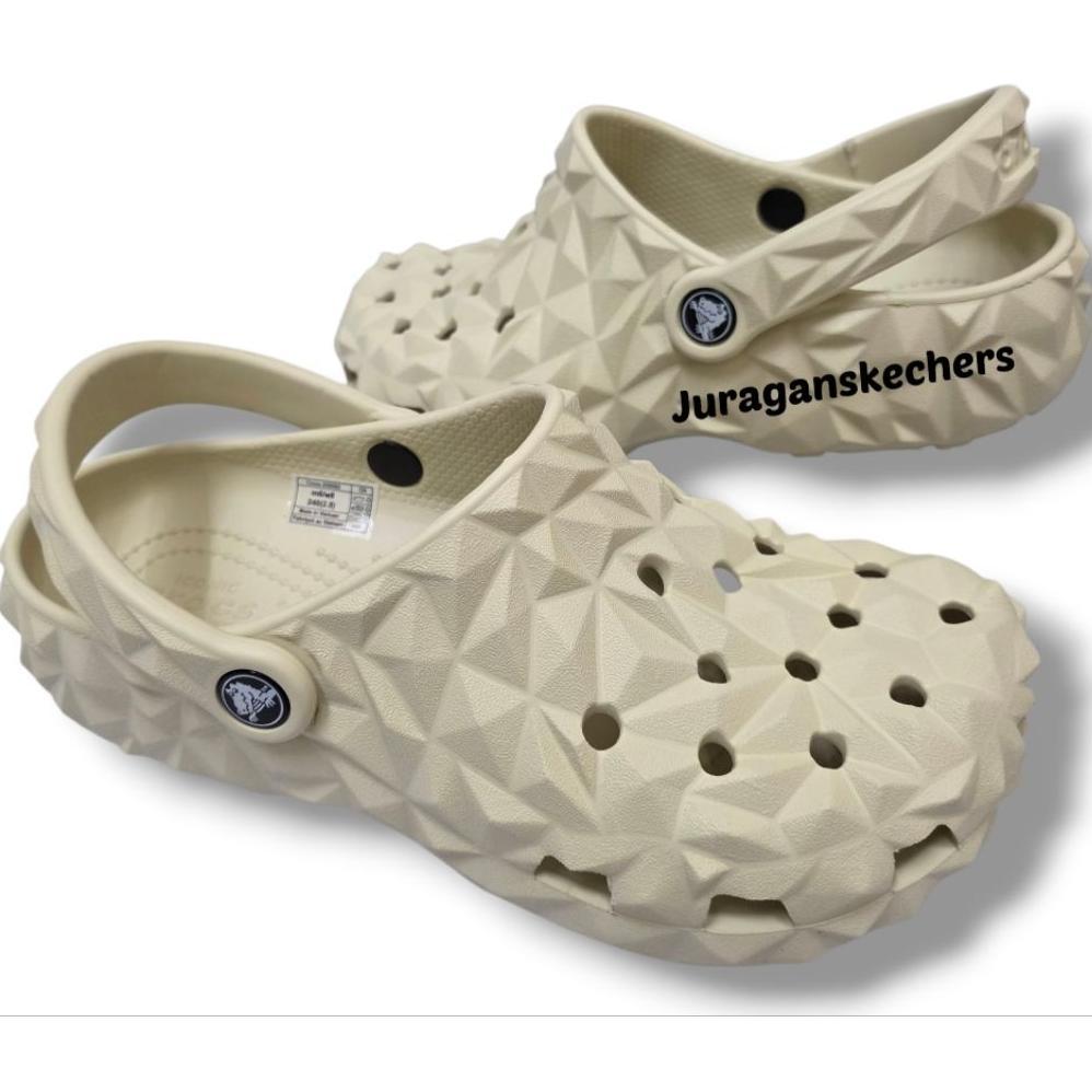 PROMO TERBARU CROCS CLASSIC GEOMETRIC UNISEX/CROCS GEOMETRIC/CROCS PRIA/CROCS WANITA/SANDAL CROCS PR