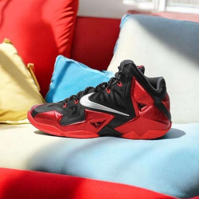 Ready Sepatu Basket Nike lebron 11 miami heat black red
