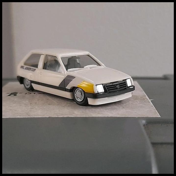 HOT DEAL HERPA SKALA 1:87 - OPEL CORSA PUTIH MODEL CELUP (HP109) 