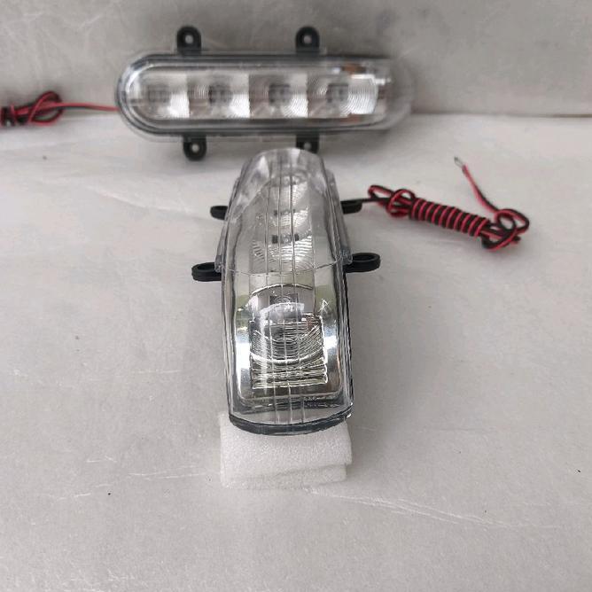 Lampu Sein Spion Tahun 2005 Innova Lama 2005-2015.