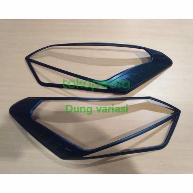 Garnish Lampu Depan Ayla 2017 Hitam Agya 2017-2021 Dop