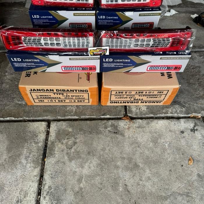 (2Pcs) Sepasang Lampu Stop Lamp Volvo Ori 12V/24V Lampu Rem Belakang Truk Volvo + Socket Canter Giga