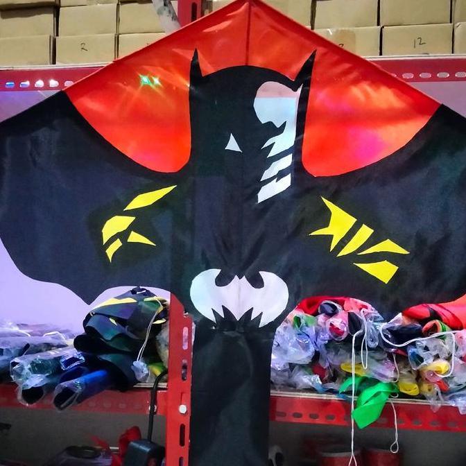 layangan kain motif Batman