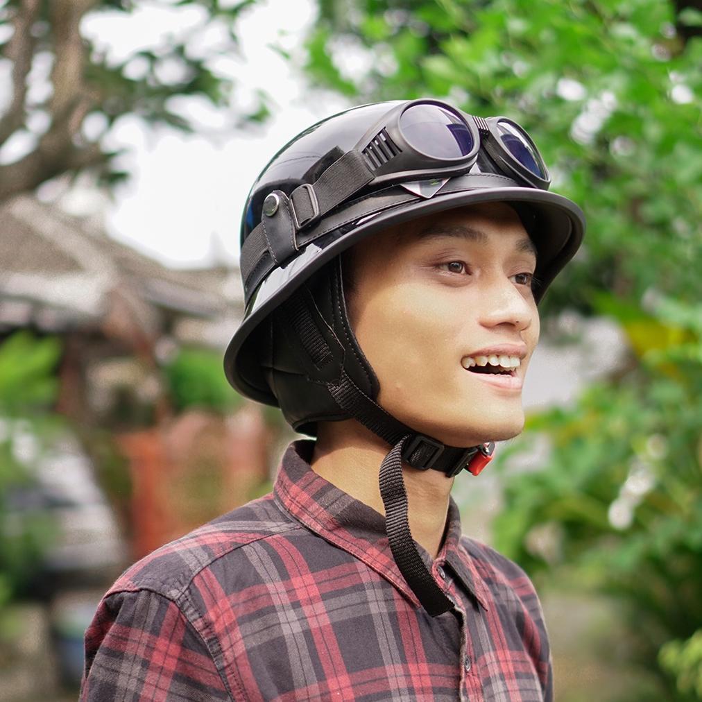 Disc Helm Retro Millenial  Retro Hitam Glosy Kombinasi Kacamata/Helm Retro Chips Nazi/ Helm Nazi Chi