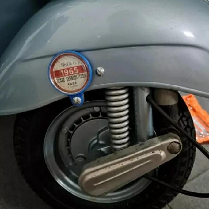 CORNUE emblem tax holder vespa