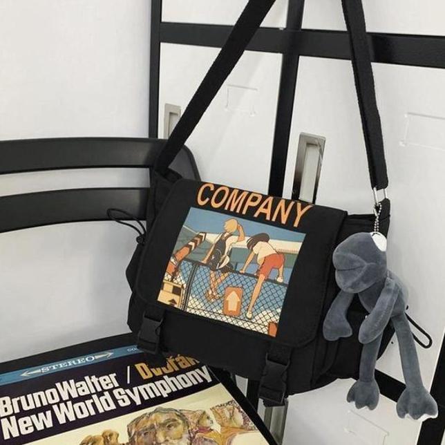 Tas Selempang Pria Keren Tas Kurir Unisex Gaya Streetwear Kapasitas Besar