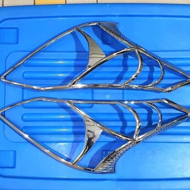 Garnis Lampu Depan Avanza 2012 Chrome All 2012-2014