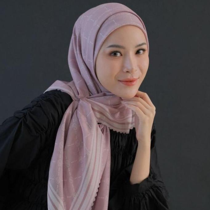 NHS.LOOKS - Monogram Scarf