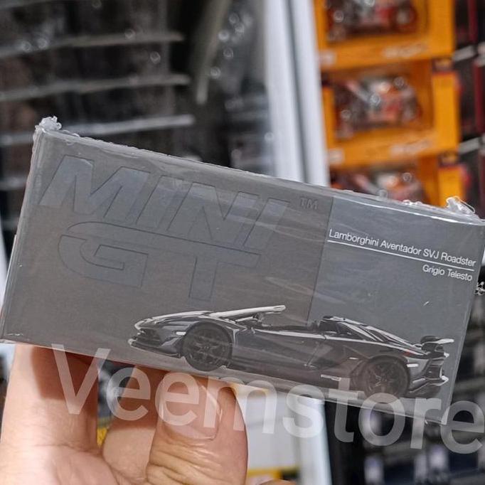 Diecast 1:64 Lamborghini Aventador SVJ Roadster MGT425