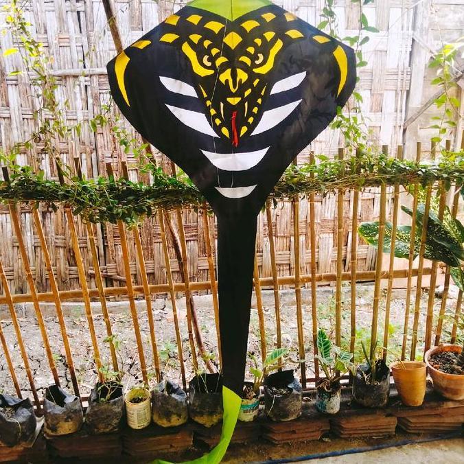 layangan kain burung hantu