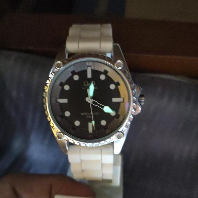 Q&Q QQ Aluminium Jam Tangan Strap Karet Putih AL08J302Y Original