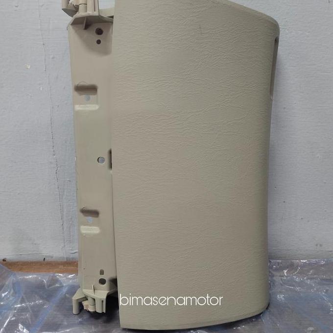 tutup laci atas dashboard innova warna cream muda 55440-0K030-E1