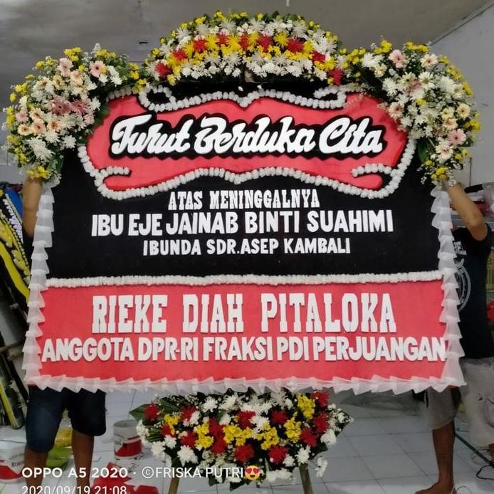 karangan bunga duka cita / bunga duka cita murah /bunga papan duka cit