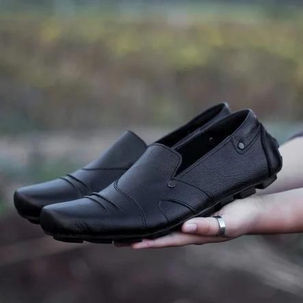 Sepatu Pantofel Pria Kulit Santai Formal Keren Dewasa Sepatu Slip On Cowok Outdoor Sepatu pria