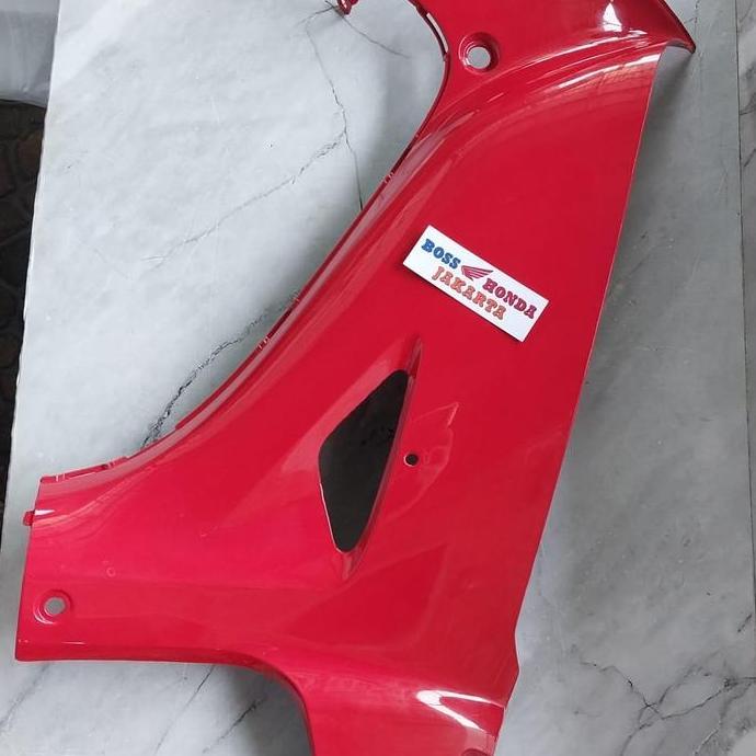 SPAREPART KARISMA D : 64400-KPH-880FMK SAYAP LEKSIL DALAM KANAN MERAH KARISMA D ORI AHM
