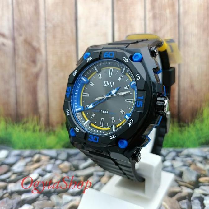 Ready  Jam Tangan Pria Q&Q QnQ QQ Analog Tali Hitam GW79J013Y Original
