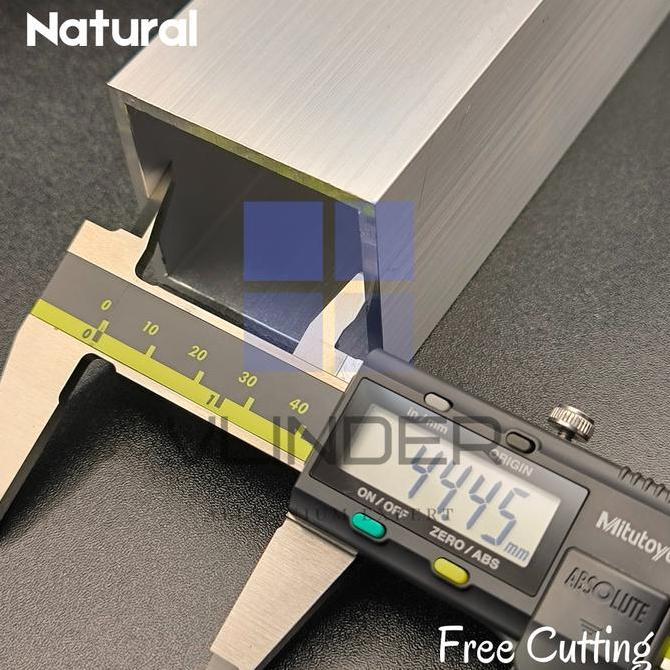 Hollow Aluminium 50.8 mm x 50.8 mm x t. 3.18 mm