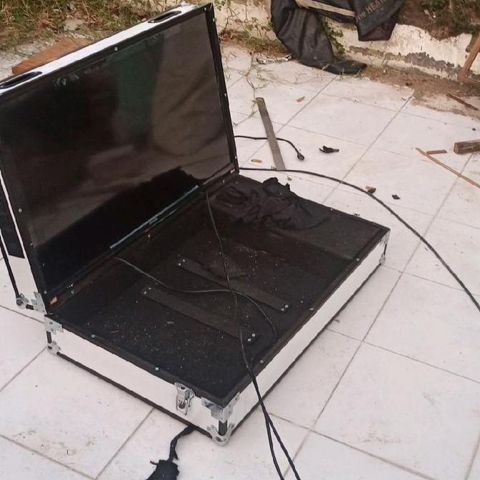 (DISKON) PLAYBOX PS3 PS4 SET TV 32 INCH TINGGAL MAIN - PLAYBOX SAJA
