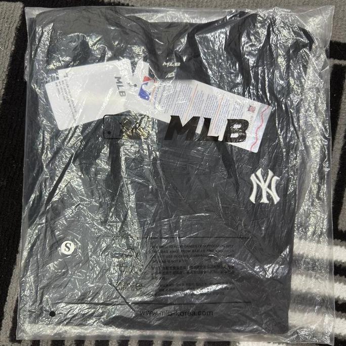 MLB NY New York Yankees Black Tee - Dia Monogram Allover Jacquard