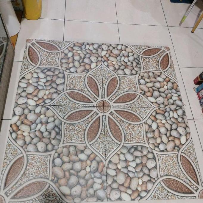 keramik garasi mulia accura berrlystone 50*50 kasar