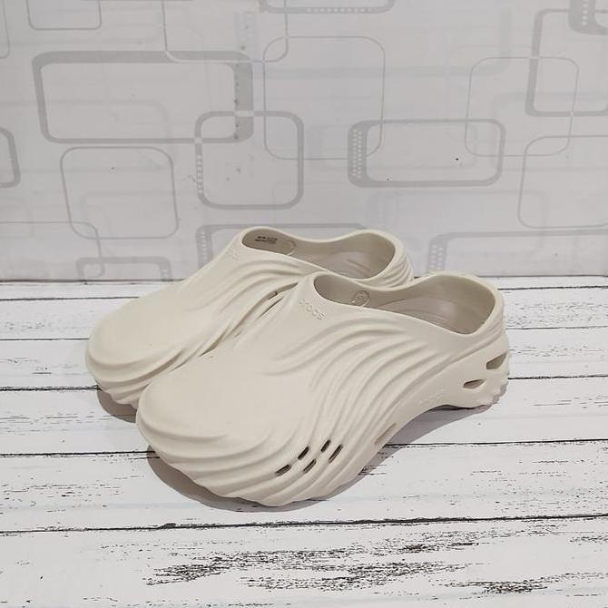 Sepatu Sandal Pria Sandal Crocs Classic Echo Wave Clog / Sepatu Sandal Pria / Sandal Crocs Pria