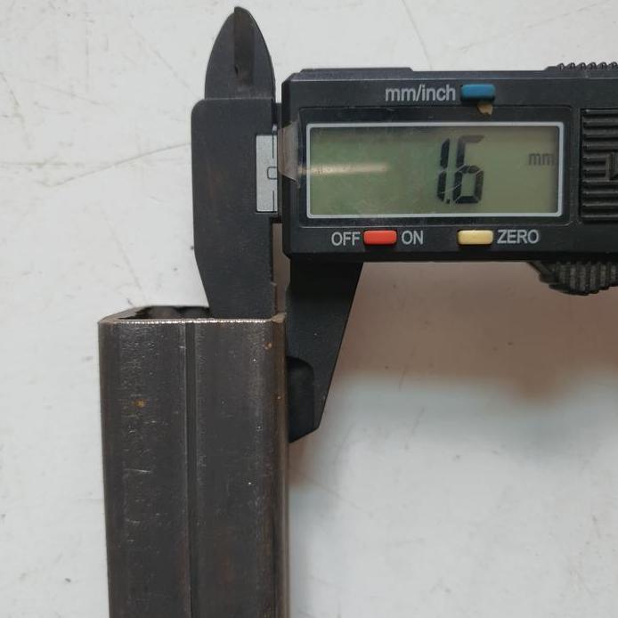Besi Holo 4 x 4 CM 1,6mm Panjang 1 Meter