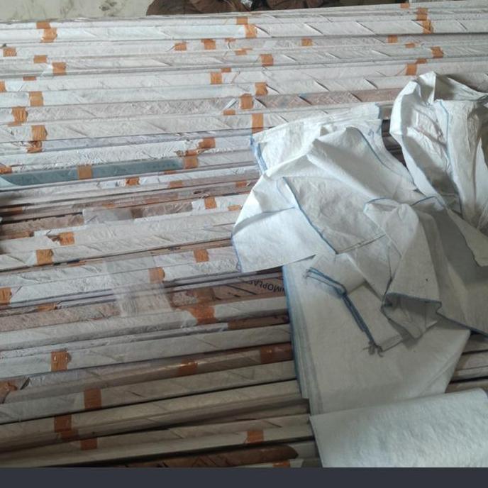 Besi Siku Lubang / Siku Lobang panjang 3 Meter tebal 1,15mm