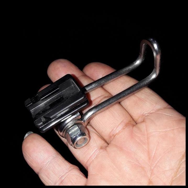 TERLARIS BRACKET SENTER CAT EYE BEKAS 