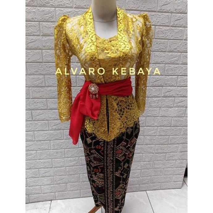 setelan kebaya gold emas set kutubaru brokat brukat wanita cantik bali modern wisuda jawa tradisiona