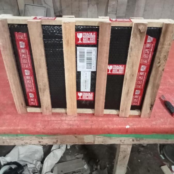 kaca cermin dinding/wastafel model kotak ukuran 50x70