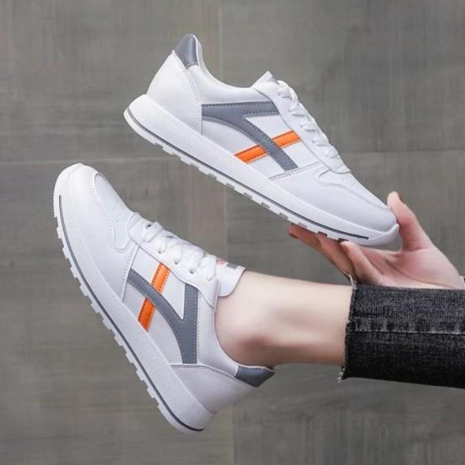 SR Sepatu Sneakers REVILLA Wanita Sneakers Kasual Sport Wanita Putih Casual Karet SS