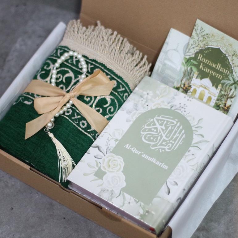 Free Ongkir Paket Sajadah Alquran Hampers Lebaran Idul Fitri Seserahan Alat Sholat Mahar Pernikahan 