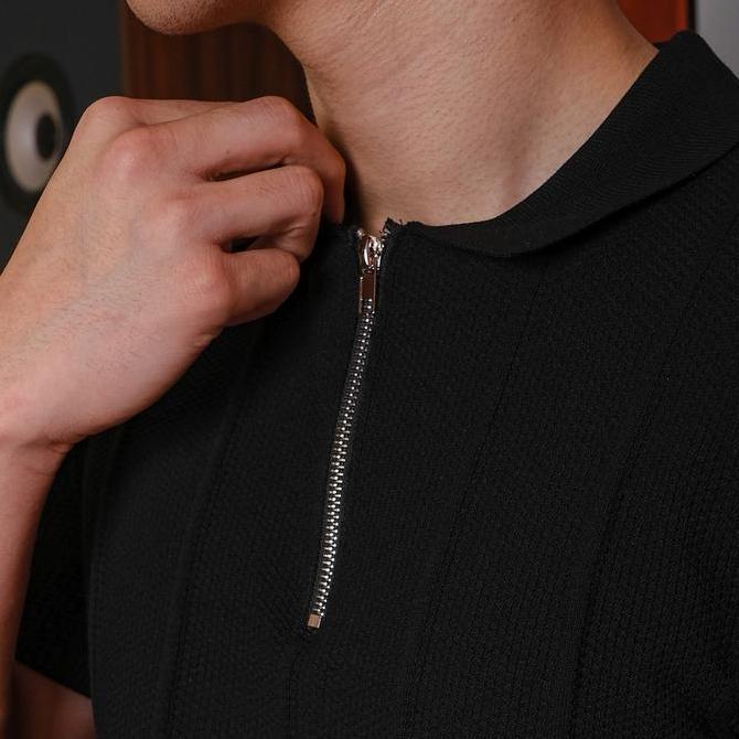 SANVANINA Arden Collar Zip Polo | Poloshirt Pria Rajut Lengan Pendek Casual