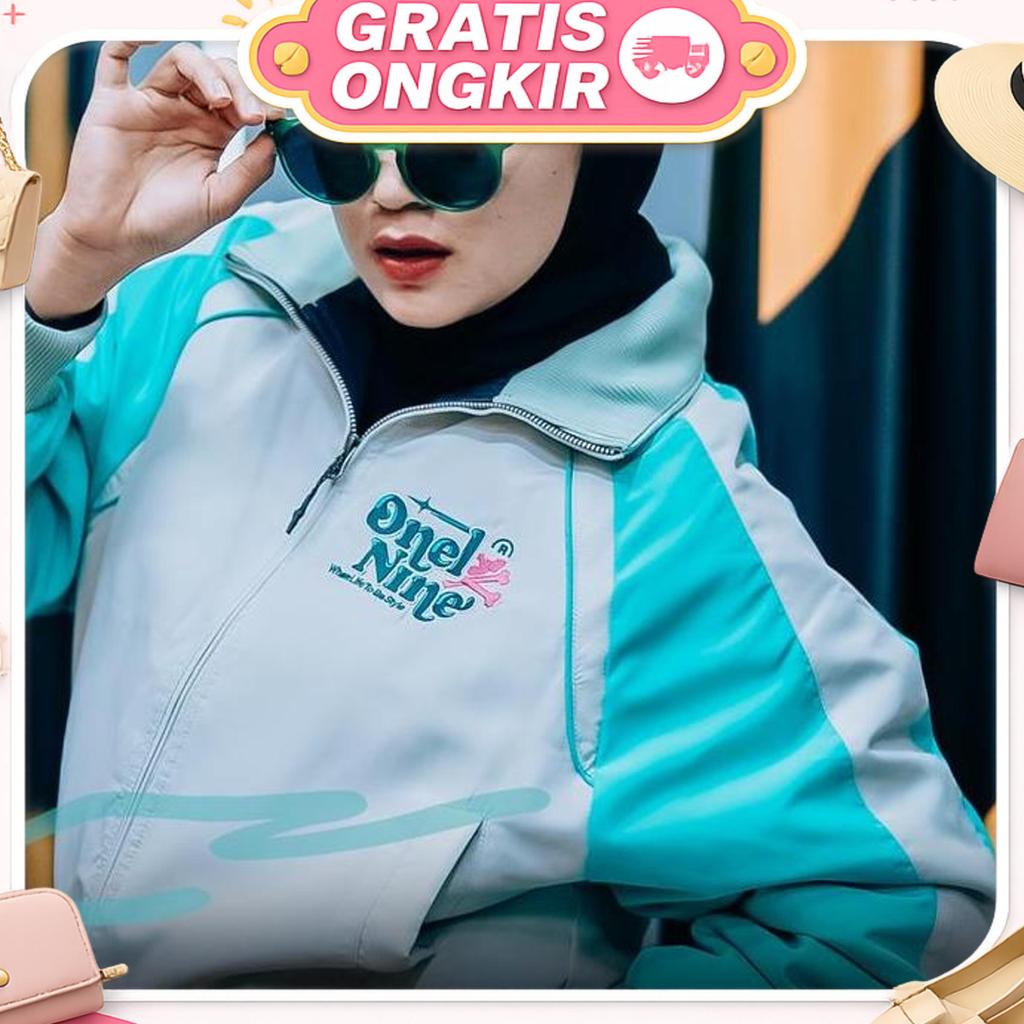 Oneonenine Jaket Crop Eva Mint Green - Jaket Varsity Wanita