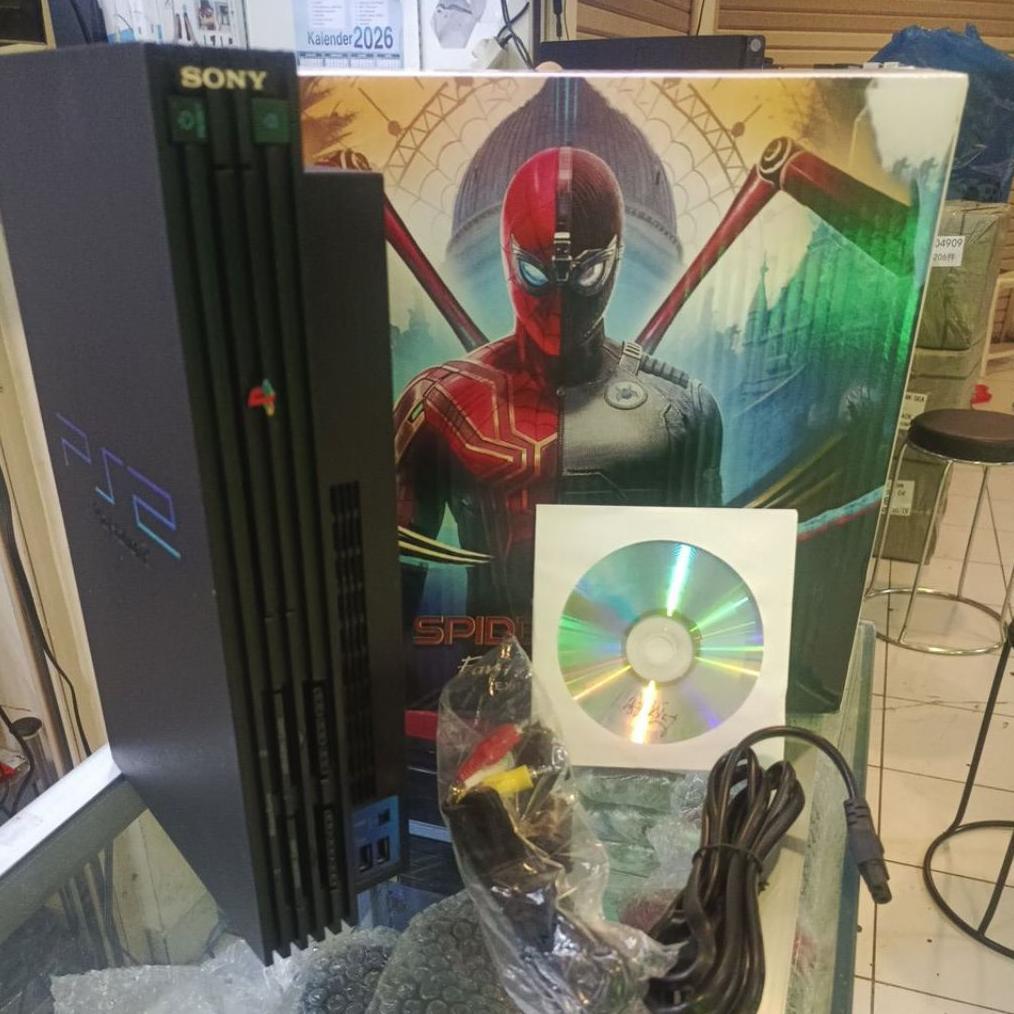 PS2 Sudah matrix 5.0 ( bisa baca kaset) Mesin + kabel2 nya saja.