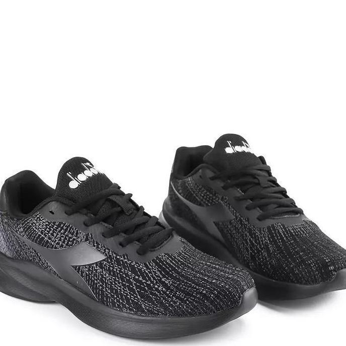 Sepatu Lari Pria Diadora Kieran Mono Black - DIARW240180M