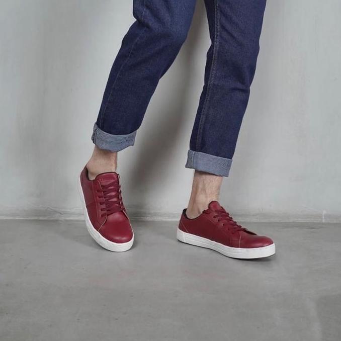 Sepatu Sneakers Pria Cowok Miles&co - Freya Series Merah Maroon