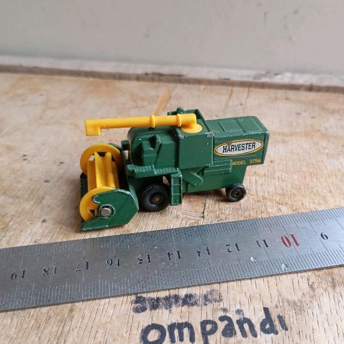 DIECAST MATCHBOX COMBINE HARVESTER MADE IN CHINA CS99