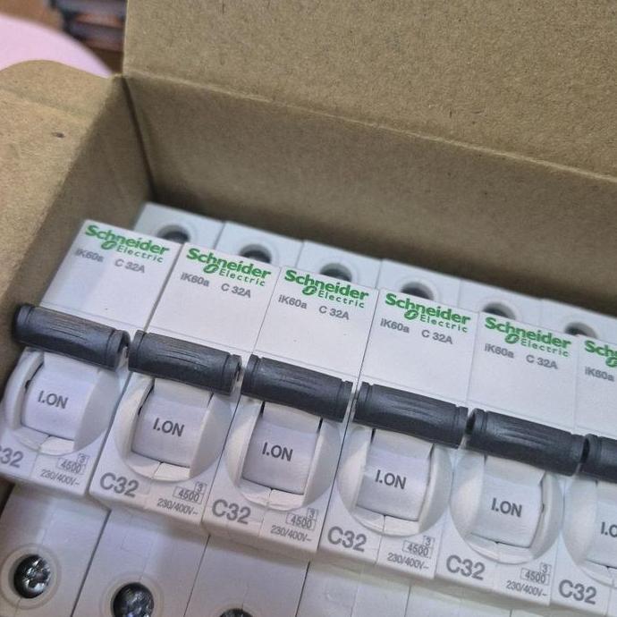 MCB Schneider IK60N 1 Phase 32A (6ka) / Mcb Schneider 32 A 1 Phase