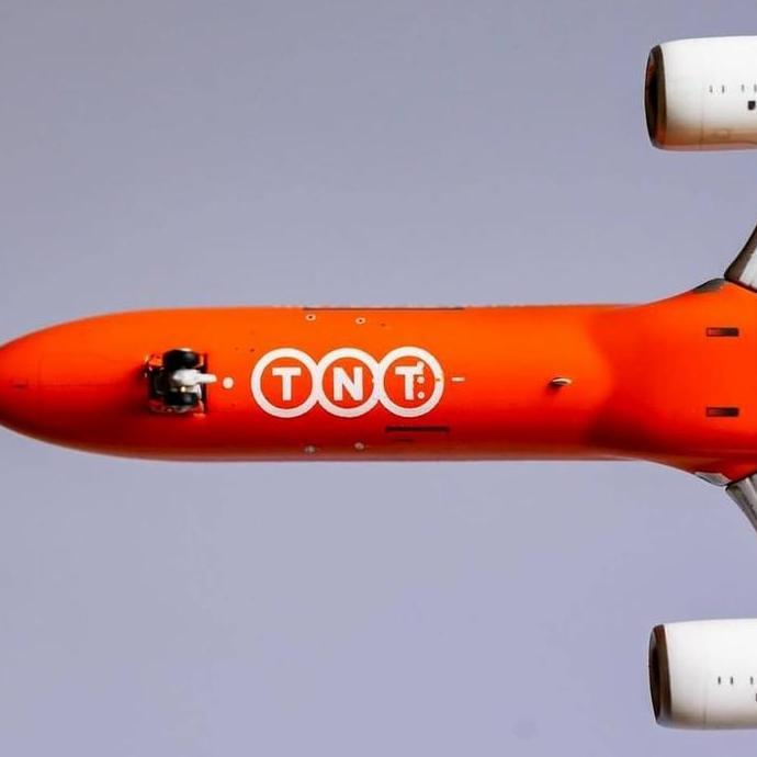TNT Boeing 757-200 OE-LFB NG Model 1:400