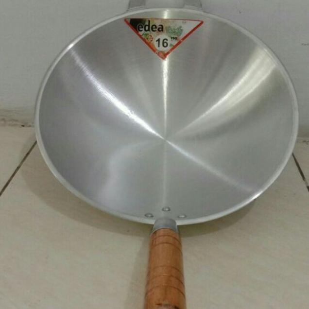 Kuali Wajan Nasi Goreng Almunium Gagang Kayu No 16