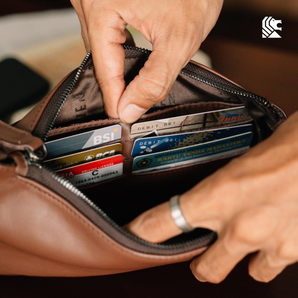 Reven Leather Jakarta - Adam Clutch Kulit Sapi Pouch Handbag Tas Tangan Pria Dompet Muat Tablet